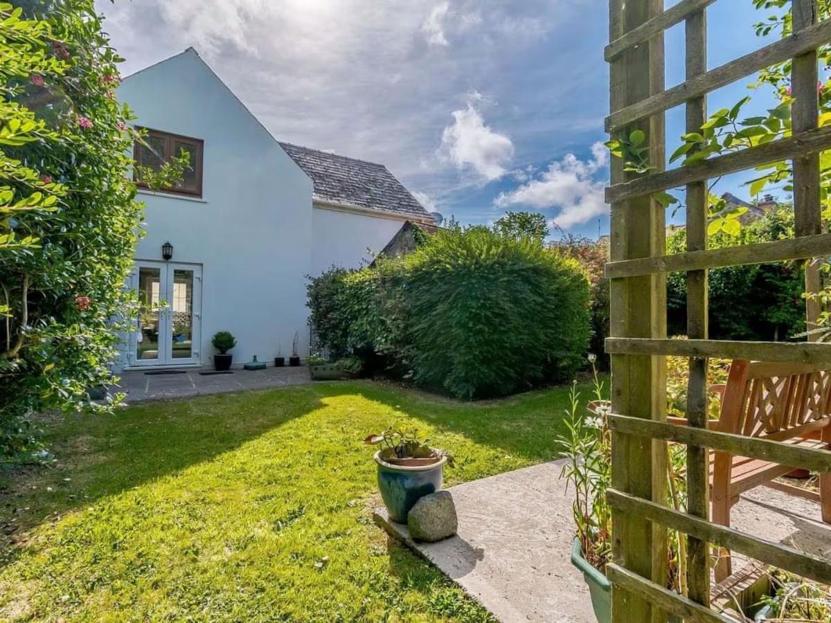 Villa The Gatehouse At Y Gwesty Bach Jordanston Exterior foto